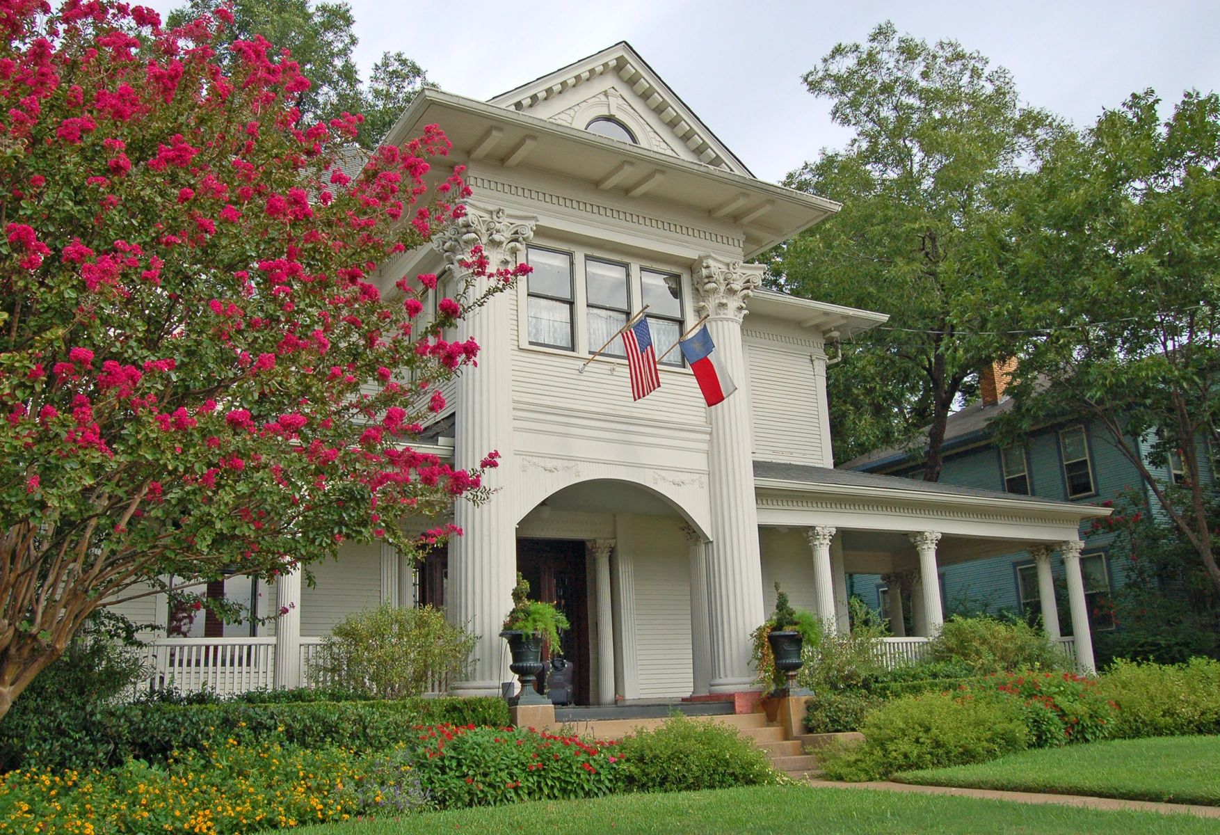 luxury real estate Dallas modern home exterior